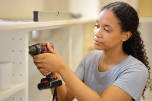 vis américaine pour assemblage bois métal